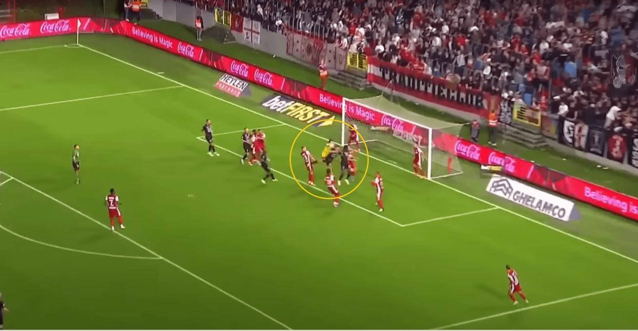 爱游戏体育-包含曼联发布备战花絮，赛后绝杀压哨，意大利杯任务艰巨，球探报告显示潜力的词条